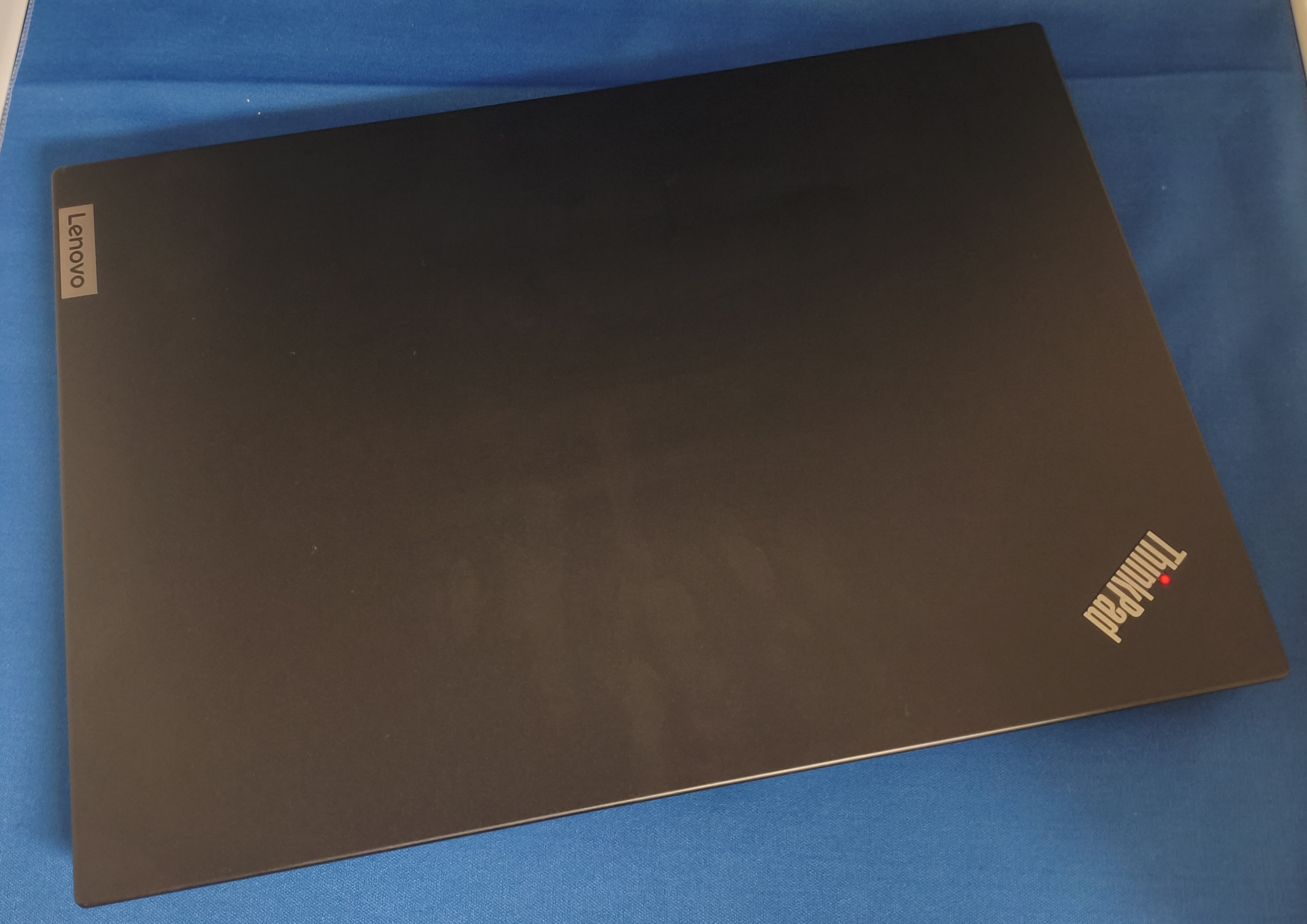 �����ʡ�Lenovo ThinkPad P15V Gen2i Core i7-11800H 16GB���� 512GB SSD 15.6��FullHD 1920x1080 Win11Pro Quadro T1200��� /���